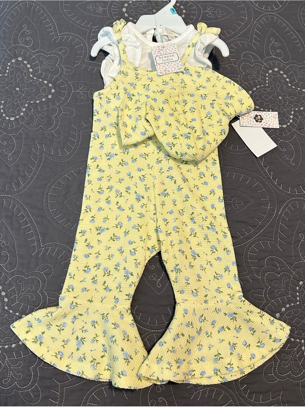Between Baby Yellow Daisy Romper 3 Piece Set NWT Size 6-9 Months